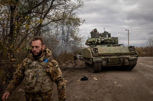 Câu hỏi đặt ra là tại sao Bộ Tổng tham mưu Ukraine lại đưa Lữ đoàn 47, vốn đã chịu tổn thất nặng nề trong các trận đánh trước đó và bây giờ cần được điều chỉnh, bổ sung và nghỉ ngơi ngay vào một chiến dịch ác liệt như tại Avdeevka hiện nay?