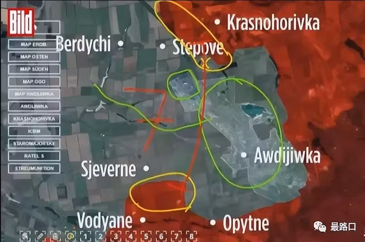 Như vậy, tình hình như vậy khá bất lợi với lực lượng quân Ukraine đồn trú trong thành phố và họ phải chống lại sức ép tiến công bằng hỏa lực từ hai bên sườn và phía trước. Mặt khác, việc tiếp tế cho lực lượng này, chỉ có thể được đảm bảo bằng vận tải bộ qua một số làng ở phía tây bắc với tốc độ nhỏ giọt.