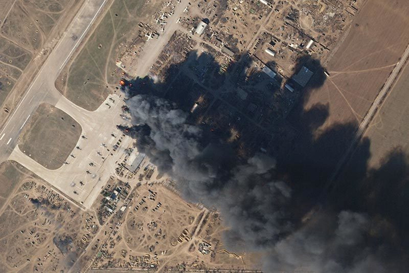 Điều này có thể được kết luận là do Quân đội Ukraine (AFU) tấn công vào sân bay Saky vào cùng ngày (ngày 9/8). Tư lệnh Lực lượng vũ trang Ukraine, Tướng Valery Zaluzhny và Phó Chủ tịch thứ nhất của Ủy ban Nghị viện về Quốc phòng và Tình báo, Mykhaylo Zabrodskiy, đã tiết lộ chi tiết về cuộc tấn công trên, trong một bài báo trên hãng thông tấn Ukrinform của Ukraine.