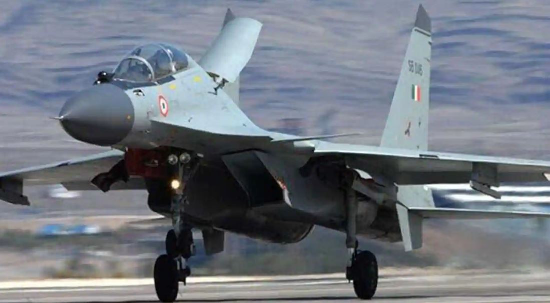 Phiên bản Su-30 MKI do Ấn Độ tự nâng cấp bao gồm thiết bị tìm kiếm và theo dõi hồng ngoại dải kép tầm xa (IRST) mới, được phát triển bởi Tổ chức nghiên cứu quốc phòng Ấn Độ (DRDO) và công ty nội địa Bharat Electronics Limited (BEL). 