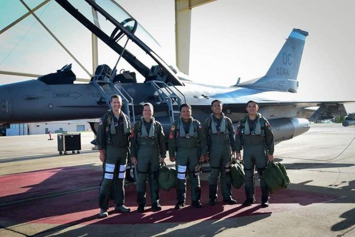 Tuy nhiên, PAF sẽ yêu cầu một phi đội không quân đa dạng gồm ít nhất 100 máy bay cánh cố định, một nửa trong số đó là máy bay chiến đấu để hoạt động như một lực lượng răn đe đáng tin cậy đối với PAF.