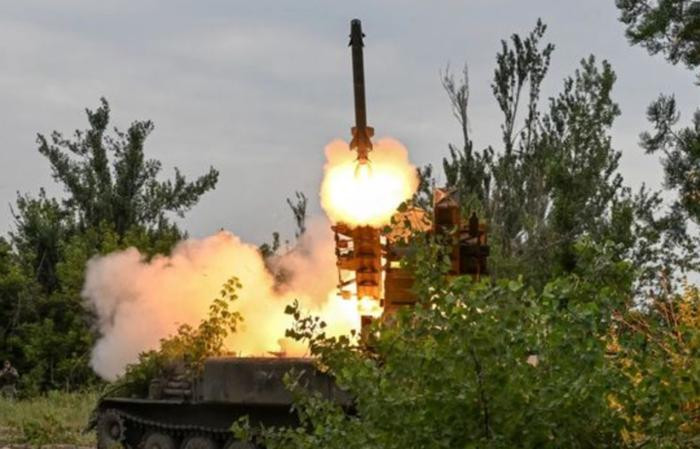 Chỉ trong 24 giờ qua, Quân đội Nga đã tiến hành 58 cuộc tấn công và tập trung một lượng lớn lực lượng không quân và pháo binh, tấn công không ngừng nghỉ vào khu vực thành phố và xung quanh thành phố Pokrovsk. Với mức độ tấn công như hiện nay, việc Pokrovsk thất thủ sẽ không xa.