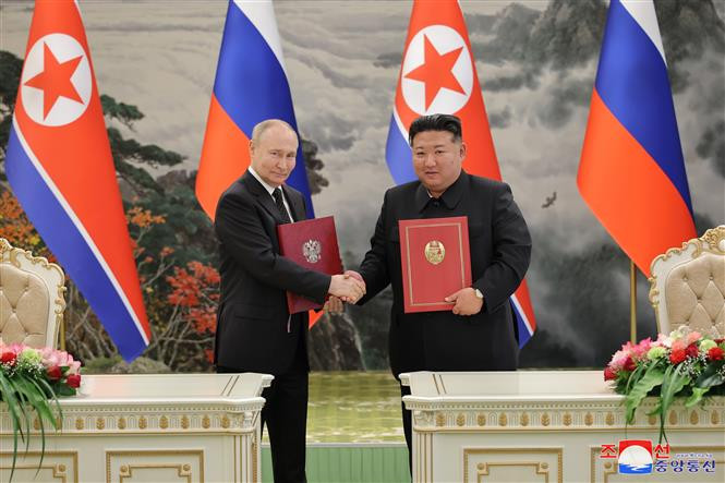 Ngày 28/4/2025, Triều Tiên chính thức xác nhận lần đầu tiên rằng, họ sẽ gửi quân tới Nga, để tham gia các hoạt động chiến đấu. Căn cứ pháp lý được trích dẫn các điều khoản của Hiệp ước Đối tác Chiến lược Toàn diện, đã được Bình Nhưỡng ký với Moscow vào tháng 6/2024.