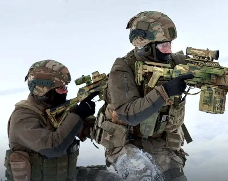 Thứ nhất, quân đội Nga (RFAF) đã đột phá qua các vị trí bên ngoài thị trấn chiến lược Sudzha ở khu vực Kursk bị Ukraine chiếm đóng. Vào ngày 31/1, tại phía đông khu vực Kursk do Ukraine chiếm đóng, Trung đoàn Thủy quân Lục chiến số 177, thuộc Hạm đội Caspi của Hải quân Nga, đã đột nhập vào làng Zamoste, phía đông thành phố Sudzha.