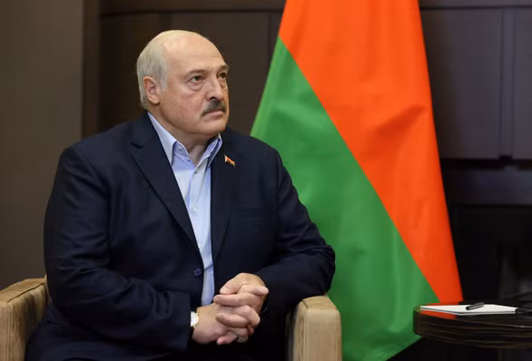 Trong khi Ukraine có sự tài trợ của Mỹ và NATO, thì lúc này Nga có Belarus là đồng minh. Tổng thống Belarus Lukashenko ngày 10/10 cho biết: "Nếu Ukraine dám động đến lãnh thổ Nga, thì luôn có Belarus bên cạnh". Tuyên bố của ông Lukashenko đã làm dấy lên lo ngại rằng, Belarus có thể đang chuẩn bị tham gia cuộc tấn công của quân đội Nga nhằm vào Ukraine.