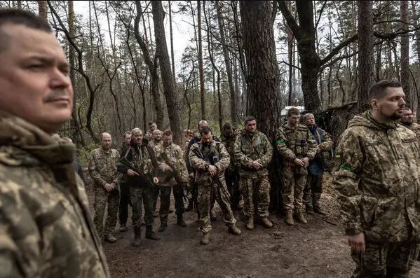 "Rõ ràng, việc xảy ra xung đột trực tiếp với Mỹ và NATO không có lợi cho Nga. Chúng tôi cảnh báo và hy vọng rằng, Washington cũng như các quốc gia phương Tây khác, nhận thức được nguy cơ leo thang căng thẳng"; ông Ryabkov kết luận.