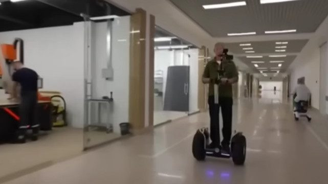 Hãng tin Sputnik ngày 1/8 đưa tin, hiện tại ngành công nghiệp Quốc phòng Nga có thể sản xuất 4.000 chiếc máy bay không người lái FPV một ngày, để bàn giao cho lực lượng chiến đấu ở mặt trận, giúp tăng số lượng “vũ khí điều khiển chính xác” cho lực lượng bộ binh.