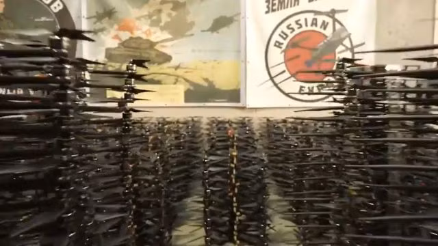 Trong khi đó, Bộ trưởng Quốc phòng Nga Belousov đã “tiết lộ bí mật” rằng, chiến lược sử dụng thiết bị dân sự để củng cố lại hệ thống sản xuất quốc phòng thời chiến của họ đã và đang phát huy tác dụng. Những kết quả và bài học mà Quân đội Nga đã truyền kinh nghiệm cho tất cả các quốc gia khác.