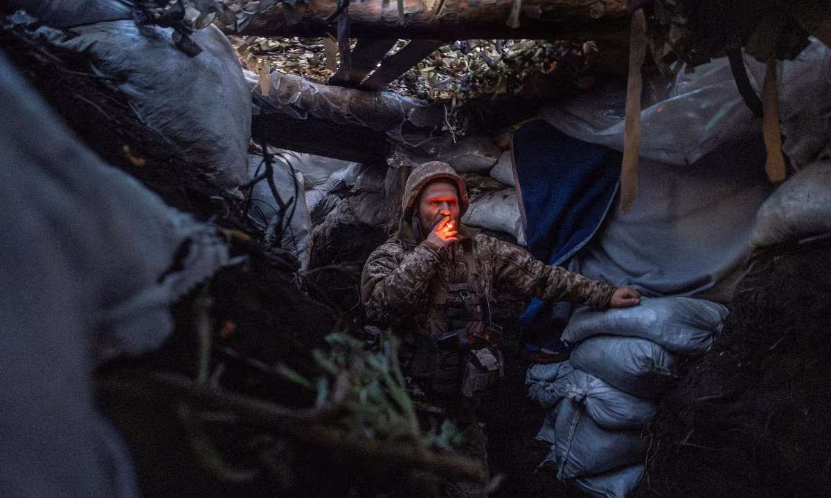 Ngoài ra, còn có một số binh sĩ Ukraine ẩn náu dưới tầng hầm trong thành phố, chiến đấu theo chiến thuật du kích. Nhưng khách quan đánh giá, số lượng chỉ còn lại vài người này, họ không thể tạo ra làn sóng tấn công lớn nào, thậm chí còn bị quân Nga đàn áp dữ dội.