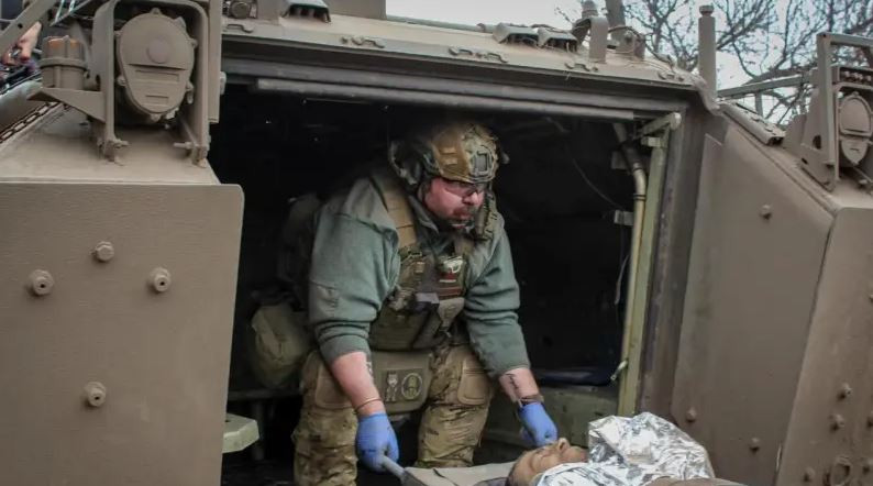 Đến tối 30/11, kênh Deep State của Quân đội Ukraine đã thông báo về tình hình nghiêm trọng theo hướng này, đồng thời cho biết, chỉ huy quân Ukraine phòng thủ ở đây không muốn báo cáo vấn đề này lên cấp trên, do lo sợ bị kỷ luật.