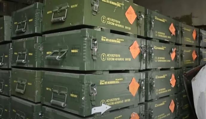 Một lý do khác cho việc phá hủy các cây cầu có thể là do phía Ukraine lo ngại rằng, nếu rút không kịp, kho vũ khí dự trữ của các đơn vị Ukraine bảo vệ Bakhmut gồm hàng ngàn tên lửa chống tăng, đạn súng cối và súng phóng lựu, thiết bị Stalink và máy thông tin quân sự... sẽ rơi vào tay quân Nga.