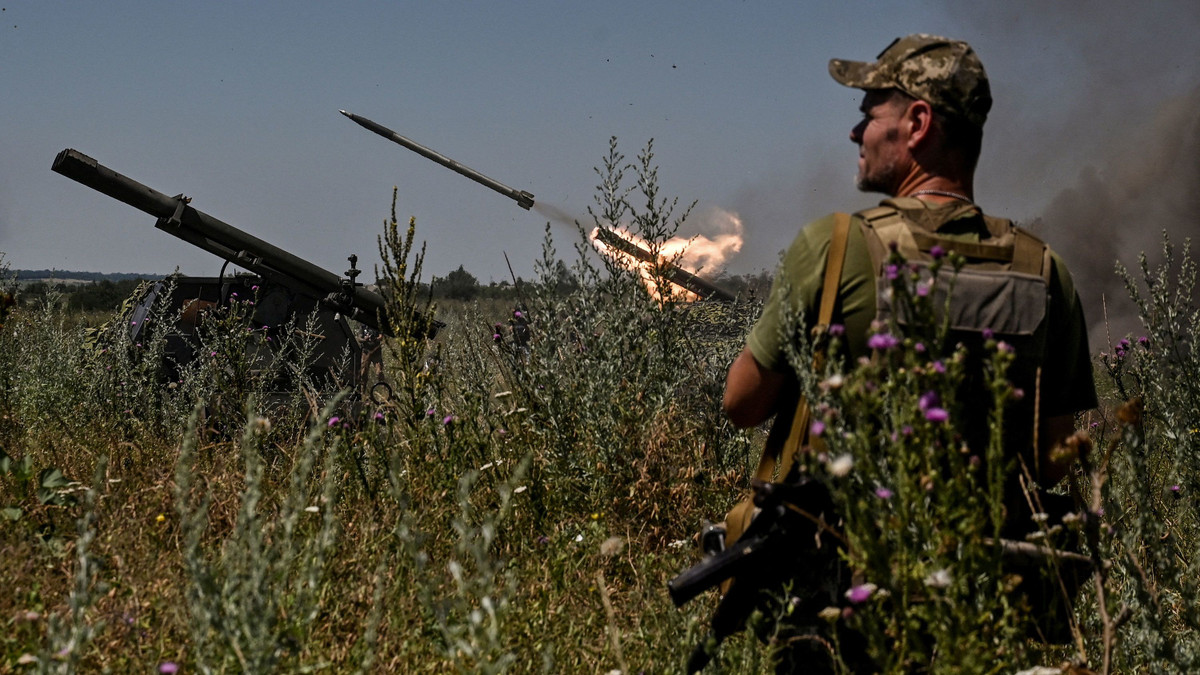 Tuy nhiên các nguồn tin của Nga vẫn chưa xác nhận thông tin này của phía Ukraine. Nhưng một số kênh Telegram đưa tin, Quân đội Nga trước đó đã rút lui khỏi làng Urozhaynoye, nơi hai bên đã giao tranh từ cuối tháng 7, sau khi các đơn vị Ukraine chiếm được làng Staromayorskoye bên cạnh. 