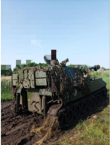 Do không có xe tăng và xe bọc thép của NATO, xe bán tải dân sự đã trở thành phương tiện cơ động tốc độ cao chiến trường dễ dàng nhất cho quân đội Ukraine; đặc biệt với Lữ đoàn tấn công đường không 82, thực chất chỉ là đơn vị bộ binh cơ giới.