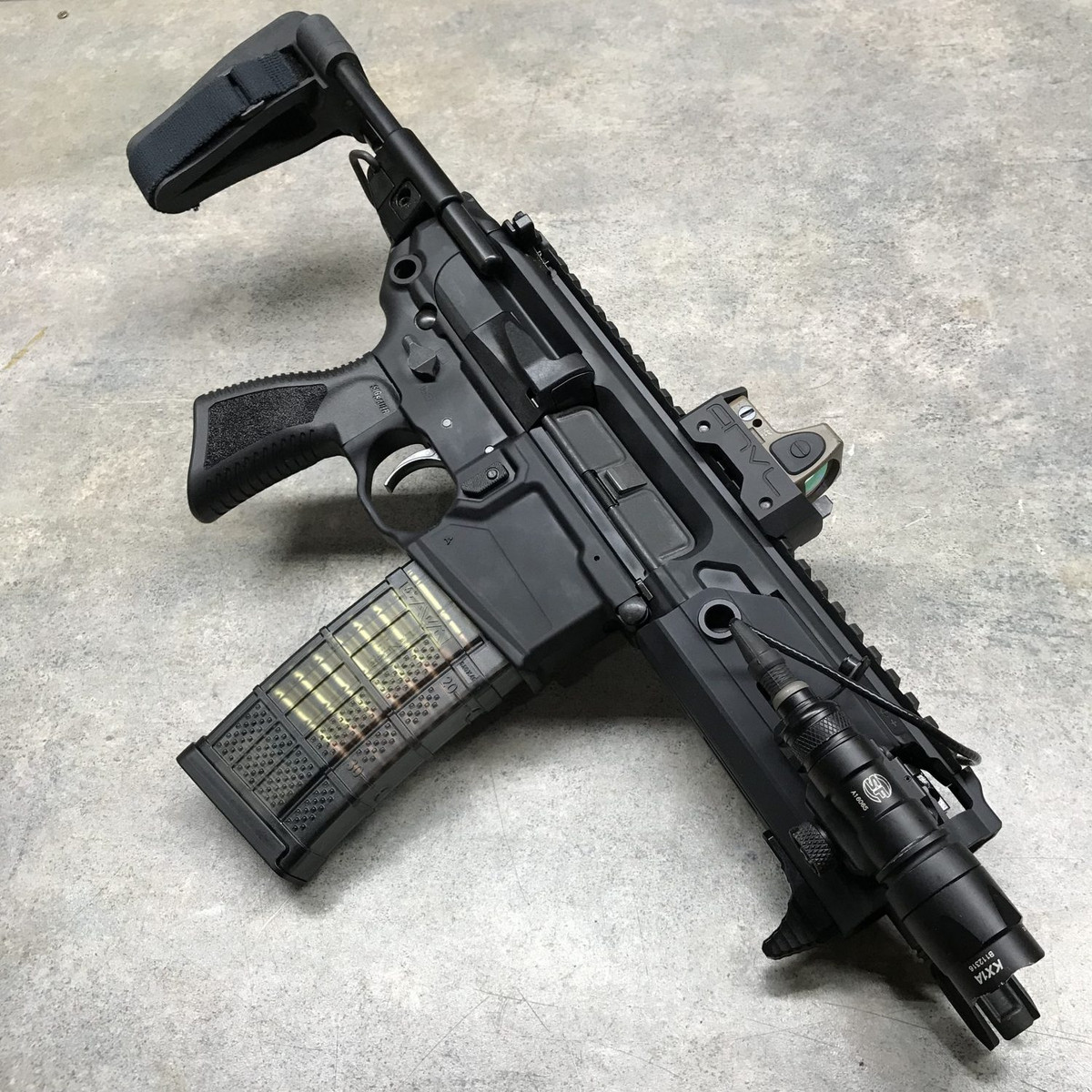 Điều gây ngạc nhiên là cảnh sát bang cực bắc Schleswig-Holstein của Đức vào năm 2017, lại ưa thích các sản phẩm của SIG, mặc dù khẩu tiểu liên HK 416 được cảnh sát Đức chấp nhận đưa vào biên chế năm vào năm 2005.