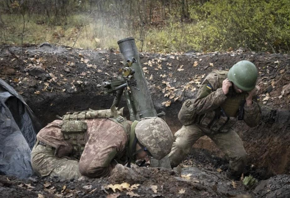 Còn chức năng của súng máy cỡ nòng lớn của Quân đội Ukraine là đẩy lùi đơn vị tấn công của Nga và đẩy đơn vị tấn công của Nga vào một khu vực nhỏ. Sau đó sử dụng súng cối và súng phóng lựu tự động bắn liên thanh như AGS-17, để thực hiện tiêu diệt hỏa lực chính xác và chuyên sâu.