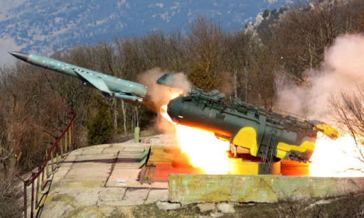 Tên lửa Nga quả thực đã tiêu diệt một số lượng lớn các mục tiêu có giá trị cao như kho vũ khí, kho đạn, căn cứ tiếp tế, trung tâm vận tải, trung tâm chỉ huy ra quyết định của Ukraine; nhưng không thể giành được chiến thắng. Điều này cũng cho thấy, các cuộc tấn công bằng tên lửa vẫn còn những hạn chế nhất định trên chiến trường. 