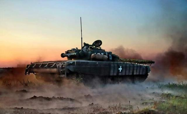 Cựu quan chức Mỹ cũng cho biết, dự kiến khoảng 1.500 lính lê dương nước ngoài của Pháp sẽ tới Ukraine trong thời gian tới. Ngoài ra, kênh "Biên niên sử quân sự" trên mạng xã hội Telegram hồi tháng trước đưa tin rằng, lực lượng dẫn đầu của “Quân đoàn lê dương Pháp” đã đến thành phố Slavyansk để giúp Quân đội Ukraine chống lại một cuộc tấn công tiềm tàng của Quân đội Nga.