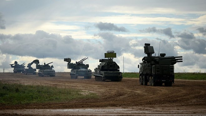 Bên cạnh đó, việc duy trì tình trạng sẵn sàng chiến đấu cao 24/24 giờ, với tất cả các kíp chiến đấu phòng không là rất khó khăn. Chế độ tác chiến phòng không truyền thống, trước tiên là phát hiện mục tiêu bằng hệ thống cảnh báo trên không và cảnh báo sớm; sau đó gửi tín hiệu báo động đến hệ thống phòng không và chống tên lửa.