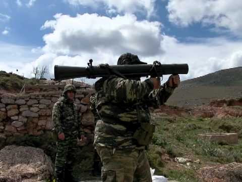 Súng không giật Carl Gustaf sản xuất tại Thụy Điển và được sử dụng rộng rãi ở quân đội nhiều quốc gia. Kể từ khi ra đời năm 1946, khẩu súng không giật 84mm này không ngừng cải tiến; bên cạnh việc phát triển các loại đạn khác nhau và chính xác hơn, ngoài ra còn có thêm các loại kính ngắm mới.