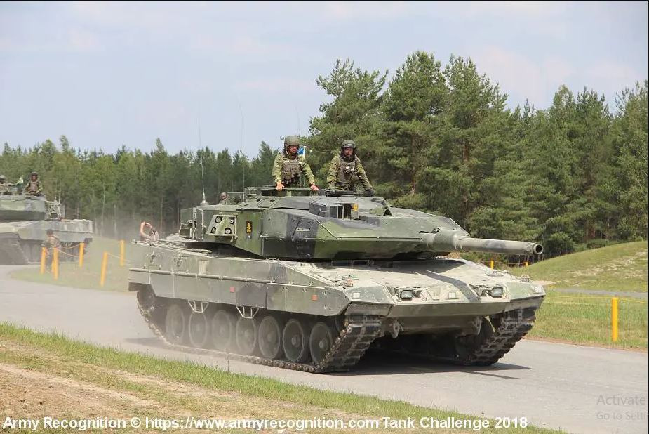 Theo các điều khoản của hợp đồng, 29 xe tăng đầu tiên của mẫu Strv 122 đã được lắp ráp tại nhà máy Krauss-Maffei Wegmann ở Đức. Sau đó, việc sản xuất Strv 122được chuyển sang Thụy Điển cho các doanh nghiệp quốc phòng của Bofors và Hägglunds.