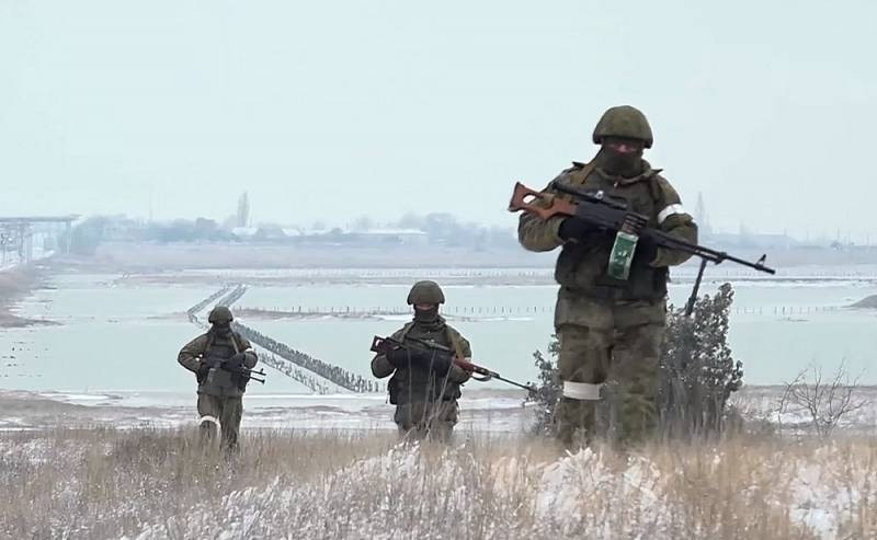 Trên tuyến phòng thủ vùng cao phía tây Bakhmut, ban đầu quân của Wagner không tấn công vội vàng, mà mở cuộc tấn công vào phía nam Seversk theo hướng Vasyukivka (phía tây ngã tư Sakko và Vantsetti). Hướng này có tầm quan trọng lớn, một khi Quân đội Nga chiếm được, thế trận phòng thủ của Quân đội Ukraine sẽ lung lay. 