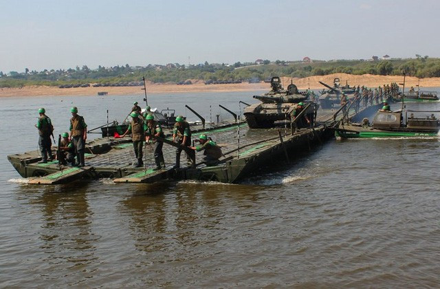 Đối mặt với sự tấn công nhanh chóng của Quân đội Nga, Quân đội Ukraine rõ ràng đã mất cảnh giác, tuyến phòng thủ nhanh chóng bị chọc thủng. Ví dụ chiến đấu này một lần nữa chứng minh tầm quan trọng và tính thực tiễn của chiến thuật phao dã chiến trong chiến tranh hiện đại.