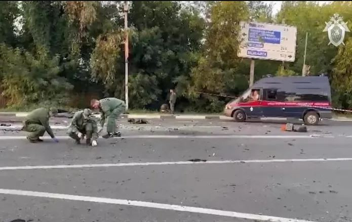 Sau khi cô Daria Dugina 30 tuổi, con gái của nhà triết gia chính trị Nga Alexander Dugin Dukina nghi bị lực lượng an ninh Ukraine ám sát vào tháng 8 vừa qua tại Moskva, quân đội Nga đã sử dụng tên lửa hành trình để tấn công các trung tâm đầu não ở Kyiv và những nơi khác. 