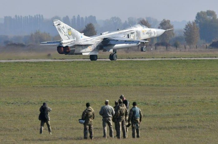 Hiện vẫn chưa rõ tại sao Su-24 của Ukraine vẫn trang bị loại tên lửa "cao tuổi" này và liệu có thể tấn công mục tiêu nào của Nga, khi các hệ thống phòng không của Nga rất mạnh; trong khi đó Không quân Ukraine đang rất khan hiếm máy bay chiến đấu. Nhưng rất có thể, hiện Không quân Ukraine không còn loại máy bay nào có thể thay thế cho nhiệm vụ này. 