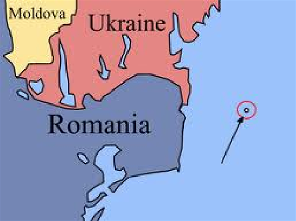 Còn khu vực Đảo Rắn nằm ở phía Tây Biển Đen, thời Liên Xô, quân đội Liên Xô đã triển khai các hệ thống phòng không và hệ thống giám sát bờ biển trên đảo, làm tiền đồn phòng không ở vùng Crimea. 