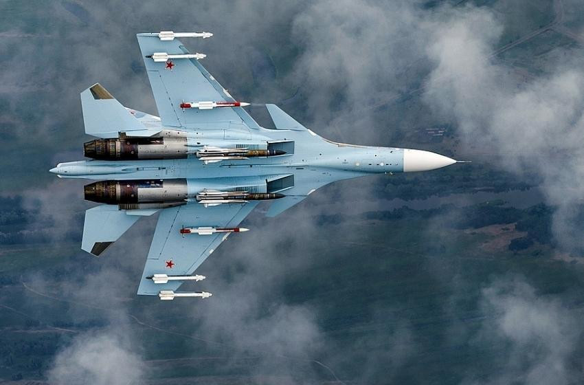 Trước đó, hãng tin RIA Novosti cũng đưa tin, cũng trong sáng sớm ngày 22/8, tiêm kích Su-30SM đã phá hủy một tàu trinh sát của hải quân Ukraine, ở gần một cơ sở khai thác khí đốt của Nga ở vùng biển Biển Đen. 