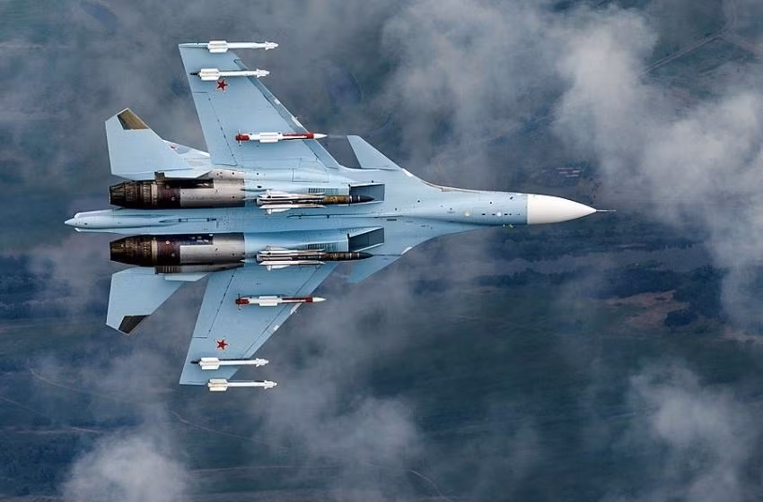 Trước đó, hãng tin RIA Novosti cũng đưa tin, cũng trong sáng sớm ngày 22/8, tiêm kích Su-30SM đã phá hủy một tàu trinh sát của hải quân Ukraine, ở gần một cơ sở khai thác khí đốt của Nga ở vùng biển Biển Đen. 