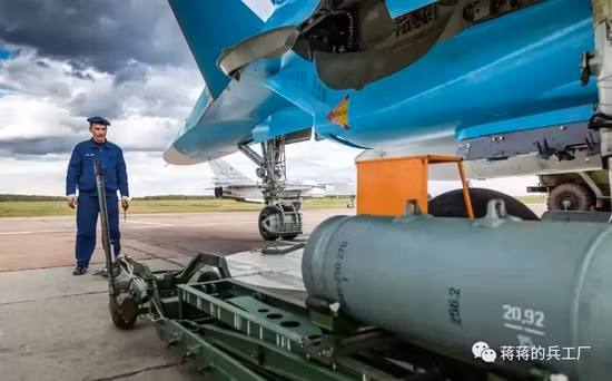 Chiến thuật này chứng minh có tỷ lệ bị bắn hạ cao trong Chiến tranh vùng Vịnh; trên thực tế, cường kích Su-25 hoặc A-10 có thể làm điều đó, nhưng Su-34 thì phải dựa vào các loại vũ khí dẫn đường chính xác, tấn công ở độ cao và cự ly ngoài vùng sát thương của phòng không đối phương.