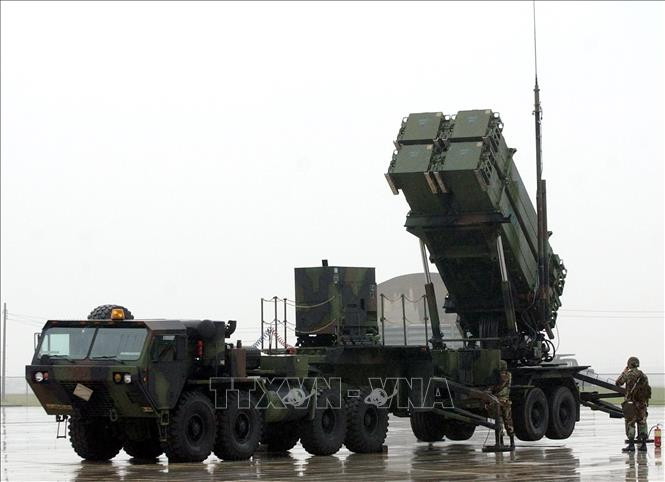 Nhưng nếu Mỹ quyết tâm viện trợ tên lửa Patriot cho Ukraine, rất có thể Mỹ sẽ tự giáng một đòn vào uy tín vũ khí của họ. Hiện tại, các hệ thống phòng không Patriot mới nhất của Mỹ, được đánh giá là những hệ thống phòng không vượt trội, có khả năng bắn hạ mọi vật thể bay. Tất nhiên, những điều “có cánh” về tên lửa Patriot đều ít nhiều được phóng đại bởi truyền thông phương Tây; 