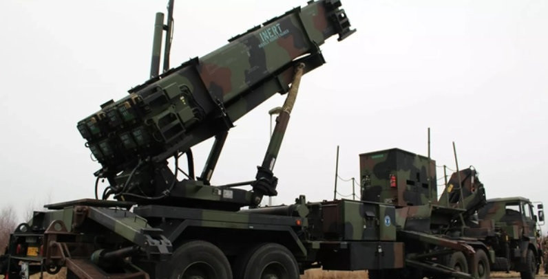 Truyền thông Mỹ dẫn lời một quan chức cấp cao của Lầu Năm Góc cho biết, quân đội Mỹ đang xem xét viện trợ hệ thống tên lửa phòng không Patriot cho Ukraine; đây là hệ thống phòng không hiện đại, có năng lực chống tên lửa rất mạnh.