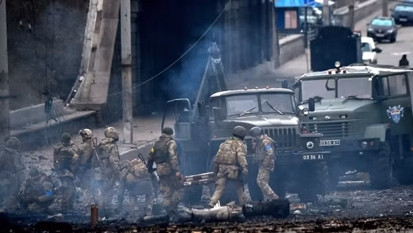 Những mục tiêu mà Su-57 tấn công lần này có giá trị cao và đều được lực lượng phòng không Ukraine bảo vệ chặt chẽ. Tuy nhiên 4 chiếc Su-57 đã “đàng hoàng” phóng tên lửa vào các mục tiêu sâu trong lãnh thổ Ukraine và rút lui trong “im lặng” và kết quả khiến cả thế giới phải ngạc nhiên về chiến đấu cơ này.