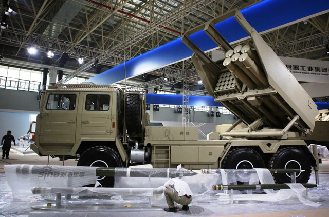 Hiện tại ngoài Mỹ, trong số các nước NATO còn có Romania được trang bị 18 hệ thống M142 HIMARS, còn Ba Lan đã mua 500 quả tên lửa, không chịu cung cấp cho Ukraine. Ngoài ra, Anh, Pháp, Đức, Phần Lan, Hy Lạp và Italy cũng được trang bị một số lượng nhất định bệ phóng tên lửa M270.