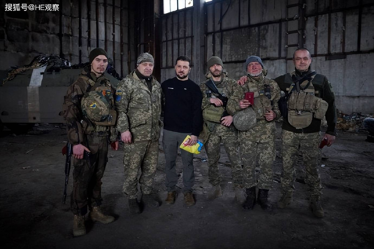 Tổng thống Zelensky nhắc lại yêu cầu của Quân đội Ukraine về tên lửa tầm xa, nhiều đạn dược hơn và máy bay chiến đấu hiện đại; đồng thời cảnh báo rằng, nếu không thì xung đột có thể kéo dài trong nhiều năm.