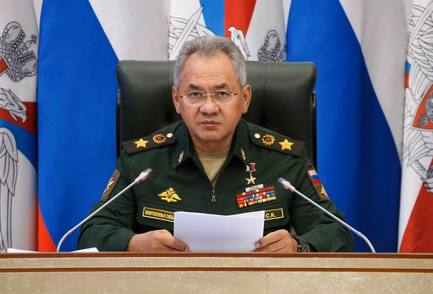 Vào ngày 20/3, ông Prigozhin đã công bố một bức thư gửi Bộ trưởng Quốc phòng Nga Shoigu, nói rằng Ukraine đang cô lập lực lượng của lính đánh thuê Wagner khỏi lực lượng chính quy của Nga và yêu cầu Bộ trưởng Shoigu có những hành động cụ thể.