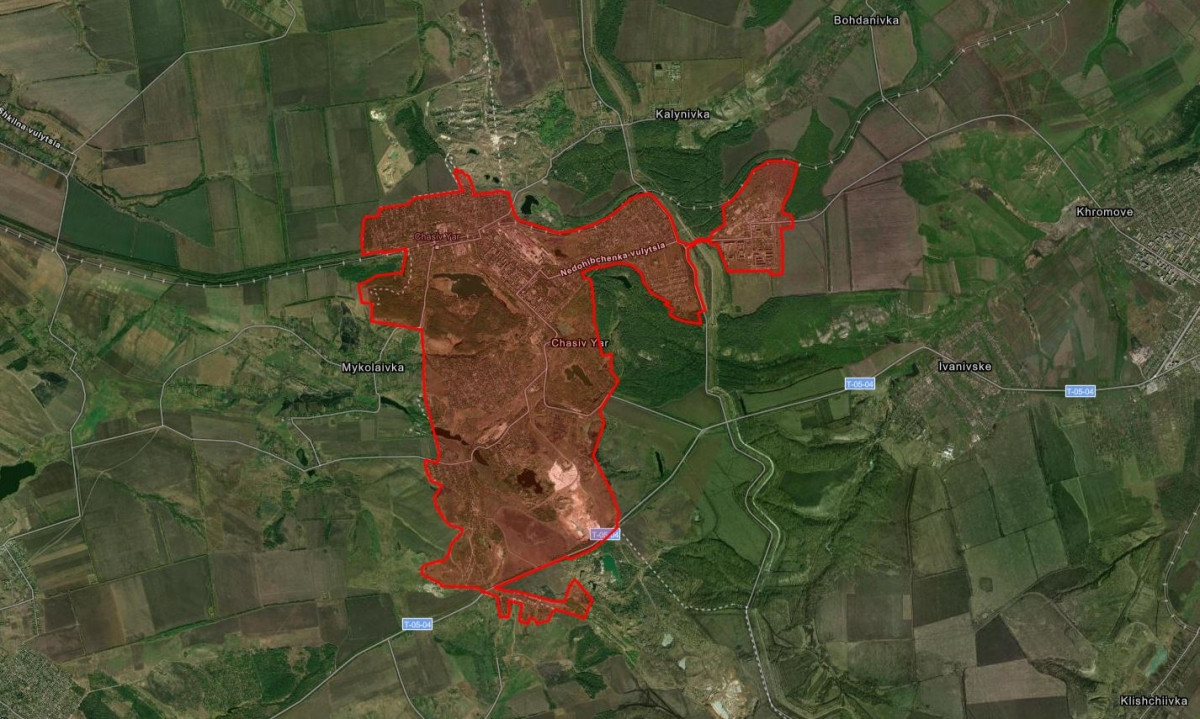 Trên hướng Novy, các đơn vị của Nga đã tiến công xuyên rừng, vượt qua kênh đào Seversky Donets - Donbass. Tại tiểu khu Kanal, quân Nga đã nắm quyền kiểm soát một phần các tòa nhà cao tầng và trường trung học địa phương, trung tâm phòng thủ quan trọng nhất của quân Ukraine tại đây. 