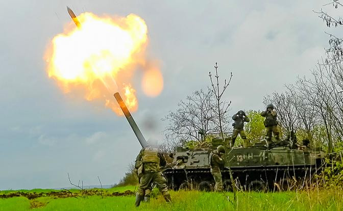 Như vậy sau một tháng rưỡi tấn công bằng hỏa lực dữ dội để “làm mềm” các vị trí của quân Ukraine, có thể nhận thấy Quân đội Nga đã thực hiện được nhiều cuộc tấn công thành công tại khu vực các tòa nhà cao tầng và khu vực tư nhân trong hai tiểu quận Novy và Kanal, mở rộng đáng kể vùng kiểm soát.