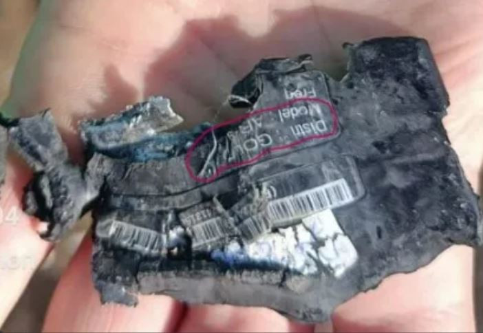 Các chuyên gia đã cẩn thận tháo nó ra, giống như khoảnh khắc tấm màn che mặt của cô dâu được vén lên; vậy đây là loại máy nhắn tin gì? Rõ ràng đây là một quả bom công nghệ cao thu nhỏ, được ngụy trang cẩn thận và được sản xuất bởi những tổ chức tình báo lớn.