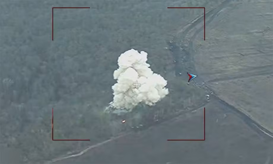 RFAF còn sử dụng Iskander-M tấn công vào các vị trí tập kết của quân đội Ukraine. Vào ngày 20/2/2025, bốn tên lửa đạn đạo Iskander-M mang theo đầu đạn chùm, đã tấn công bất ngờ vào một vị trí trú quân của AFU tại một khu rừng ở tỉnh Sumy, để chuẩn bị tiến vào khu vực Kursk chiếm đóng, khiến hàng trăm quân Ukraine thương vong. 