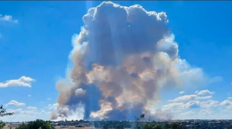 Truyền thông Ukraine cũng đã công bố đoạn video về một số vụ nổ được cho là do của bom JDAM. Tuy nhiên Bộ Quốc phòng Nga trong bản tin hoạt động quân sự đặc biệt ngày 27/8 cho biết : “Hai cường kích Su-25 của Không quân Ukraine đã bị lực lượng phòng không Nga bắn hạ ở Malaya Tokmachka và Novodanilovka, vùng Zaporozhye”.