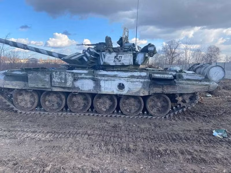 Nếu thực sự muốn chiến đấu, Tập đoàn quân 6 của Quân đội Nga, được sự hậu thuẫn trực tiếp từ lãnh thổ Nga, khi phải đối mặt với 1 lữ đoàn chính quy và 2 lữ đoàn phòng không của Quân đội Ukraine, thực sự muốn đánh bao lâu cũng được.