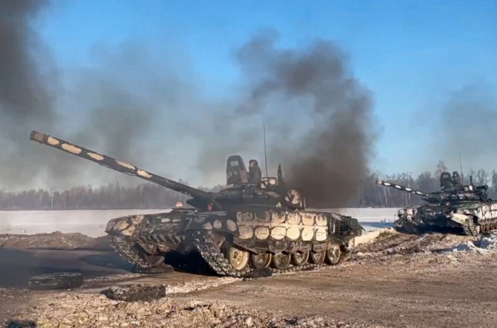 Tại sao Quân đội Nga lại có những hành động khó hiểu như vậy? Ví dụ, tại mặt trận Izyum, Tập đoàn quân xe tăng cận vệ 1, Tập đoàn quân cơ giới cận vệ 20, các tập đoàn quân 35 và 36, cộng với các Sư đoàn dù cận vệ 76 và 106, đã tham chiến hơn 3 tuần.