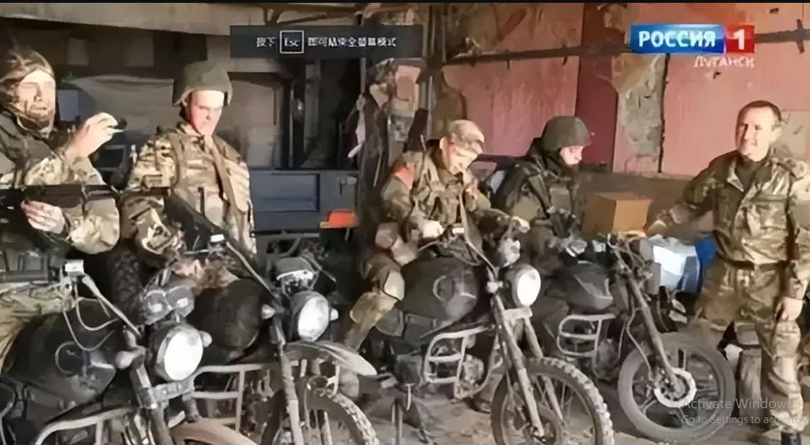 Xe mô tô có ưu điểm là tốc độ cao và linh hoạt, khiến Quân đội Ukraine khó có thể tấn công hiệu quả các mục tiêu di chuyển nhanh. Quân Nga đột nhập vào vị trí của quân Ukraine thông qua đợt đầu tiên của các đội tử thần cưỡi mô tô và cho nổ tung các boong-ke.