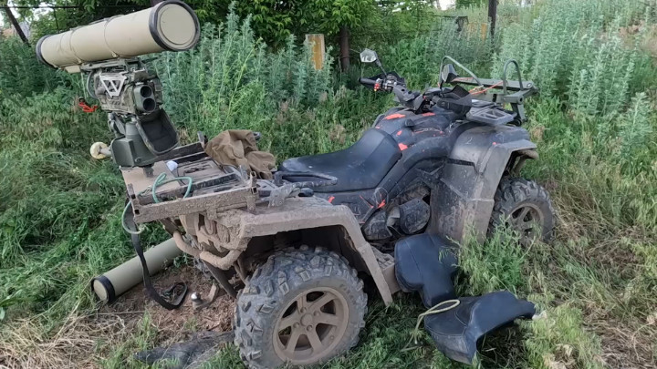 Sau đó, đội biệt kích Nga loại bỏ những mục tiêu còn lại trong trận cận chiến. Chiến thuật sử dụng mô tô này, đòi hỏi rất nhiều can đảm và quyết tâm nhưng hiệu quả lại rất rõ rệt. 