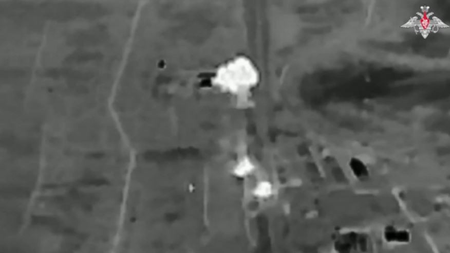 Theo Bộ Quốc phòng Nga, cuộc tấn công được thực hiện vào một nhà chứa máy bay ở làng Novopetrovka, nơi phát hiện một bệ phóng HIMARS với đầy đủ đạn vào trú ẩn. Sau đòn tấn công chính xác, nhà chứa máy bay đã bị phá hủy hoàn toàn, cùng với các thiết bị quân sự bên trong. 