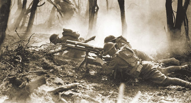 Đánh giá từ việc tham gia chiến tranh, tất cả các nước châu Âu đều đã đưa gần như toàn bộ binh sĩ đã ra chiến trường để chiến đấu bằng vũ khí hiện đại nhất. Cụ thể là Nga, trong thế chiến thứ Nhất, mặc dù Đức vẫn chưa gây chiến, nhưng đã “vội vàng” tấn công Đức, khiến Quân đội Nga bị Đức đánh thiệt hại nặng.