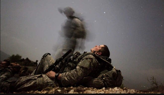 Thậm chí nếu không ngủ một tuần, thì có khi người lính còn không thể cầm được súng để chiến đấu. Vì vậy, có thể thấy những người lính không thể chiến đấu bình thường, nếu không có sự hỗ trợ của thuốc kích thích.